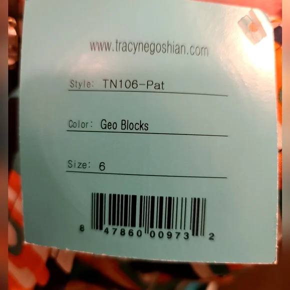 Tracy Negoshian NWT Geo block luxury walking shorts sz6 - Picture 6 of 14